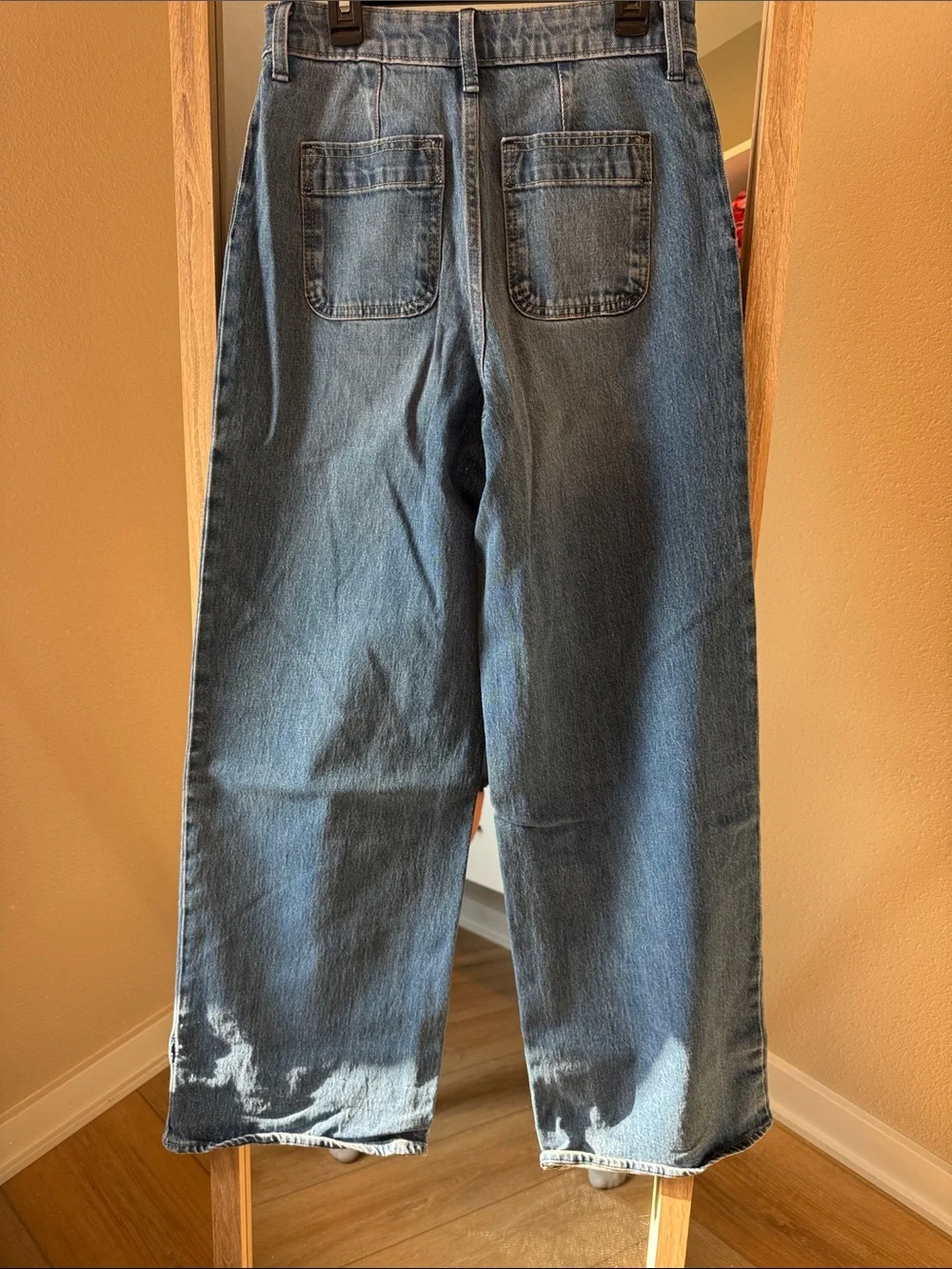 High-Rise Wide Leg Jeans in Medium Blue